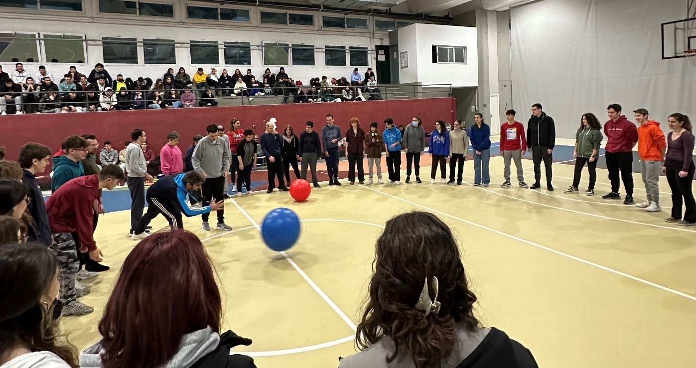 &Epsilon;&pi;ί&sigma;&kappa;&epsilon;&psi;&eta; &tau;&omicron;&upsilon; &Kappa;&Epsilon;&Alpha; "&Eta; &Chi;&alpha;&rho;ά" &sigma;&tau;&omicron; Pierce