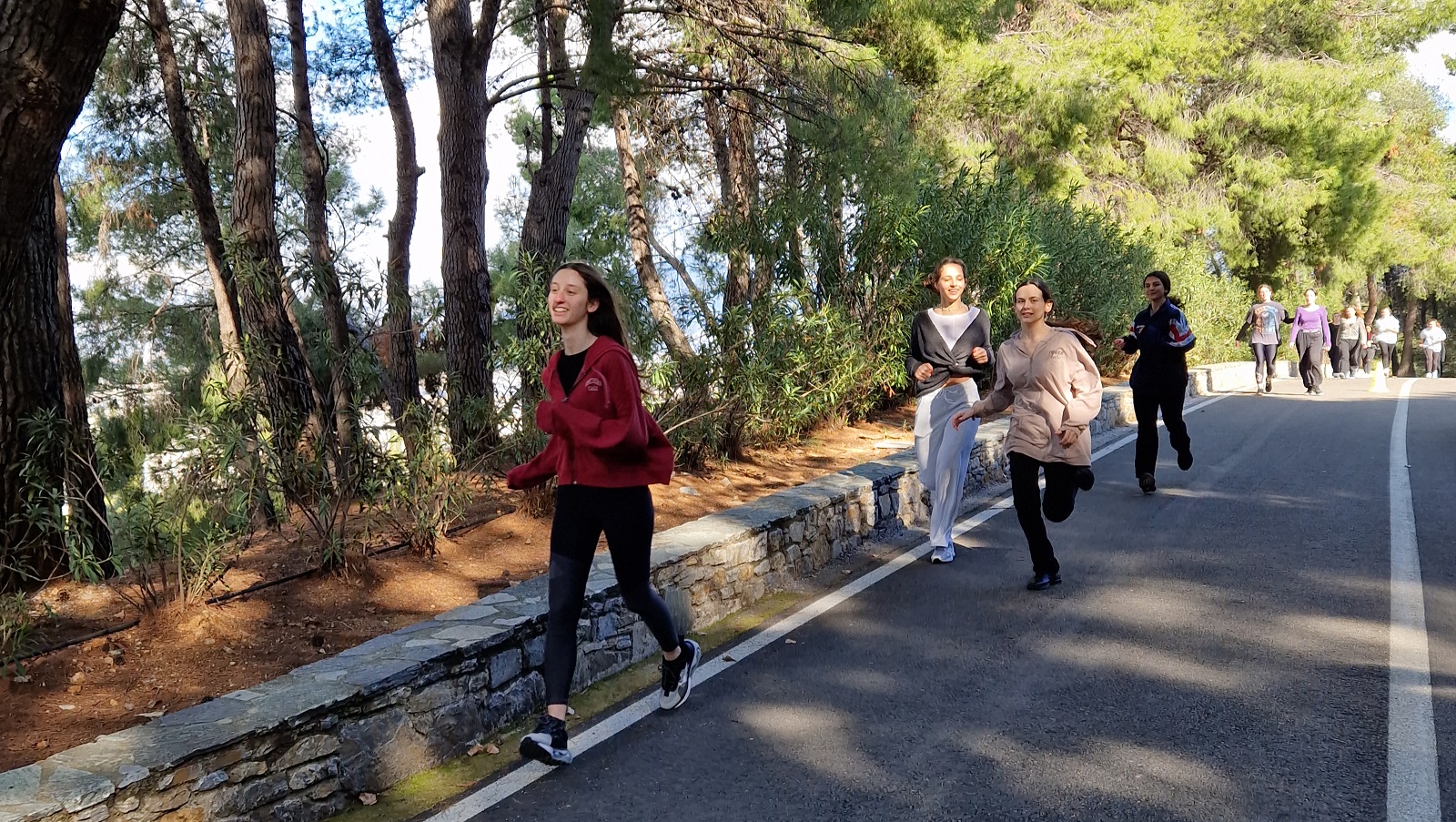 &Alpha;&gamma;ώ&nu;&epsilon;&sigmaf; &Delta;&rho;ό&mu;&omicron;&upsilon; &sigma;&epsilon; &alpha;&nu;ώ&mu;&alpha;&lambda;&omicron; έ&delta;&alpha;&phi;&omicron;&sigmaf;