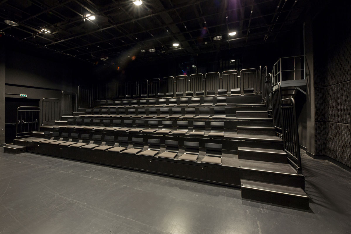 Black-Box-Theater-03.jpg