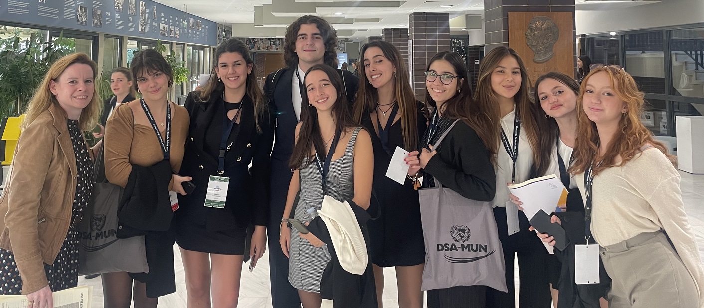 &Delta;&iota;&alpha;&kappa;&rho;ί&sigma;&epsilon;&iota;&sigmaf; &sigma;&tau;&omicron; &Mu;&alpha;&theta;&eta;&tau;&iota;&kappa;ό &Sigma;&upsilon;&nu;έ&delta;&rho;&iota;&omicron; &Pi;&rho;&omicron;&sigma;&omicron;&mu;&omicron;ί&omega;&sigma;&eta;&sigmaf; &Eta;&nu;&omega;&mu;έ&nu;&omega;&nu; &Epsilon;&theta;&nu;ώ&nu; (DSA-MUN)