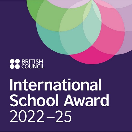 International School Award 2022 - 2025 &gamma;&iota;&alpha; &tau;&omicron; Pierce!