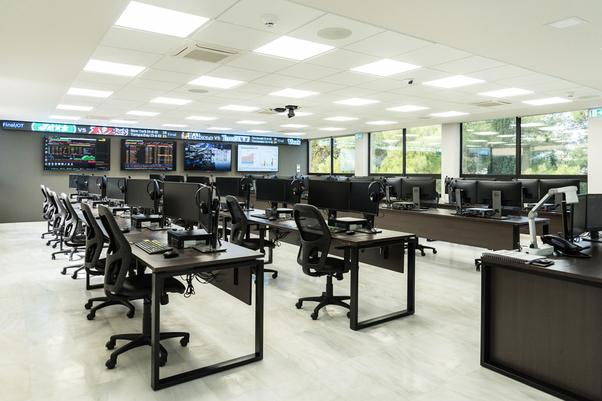 Simulated-Trading-Room-photo-2.jpg