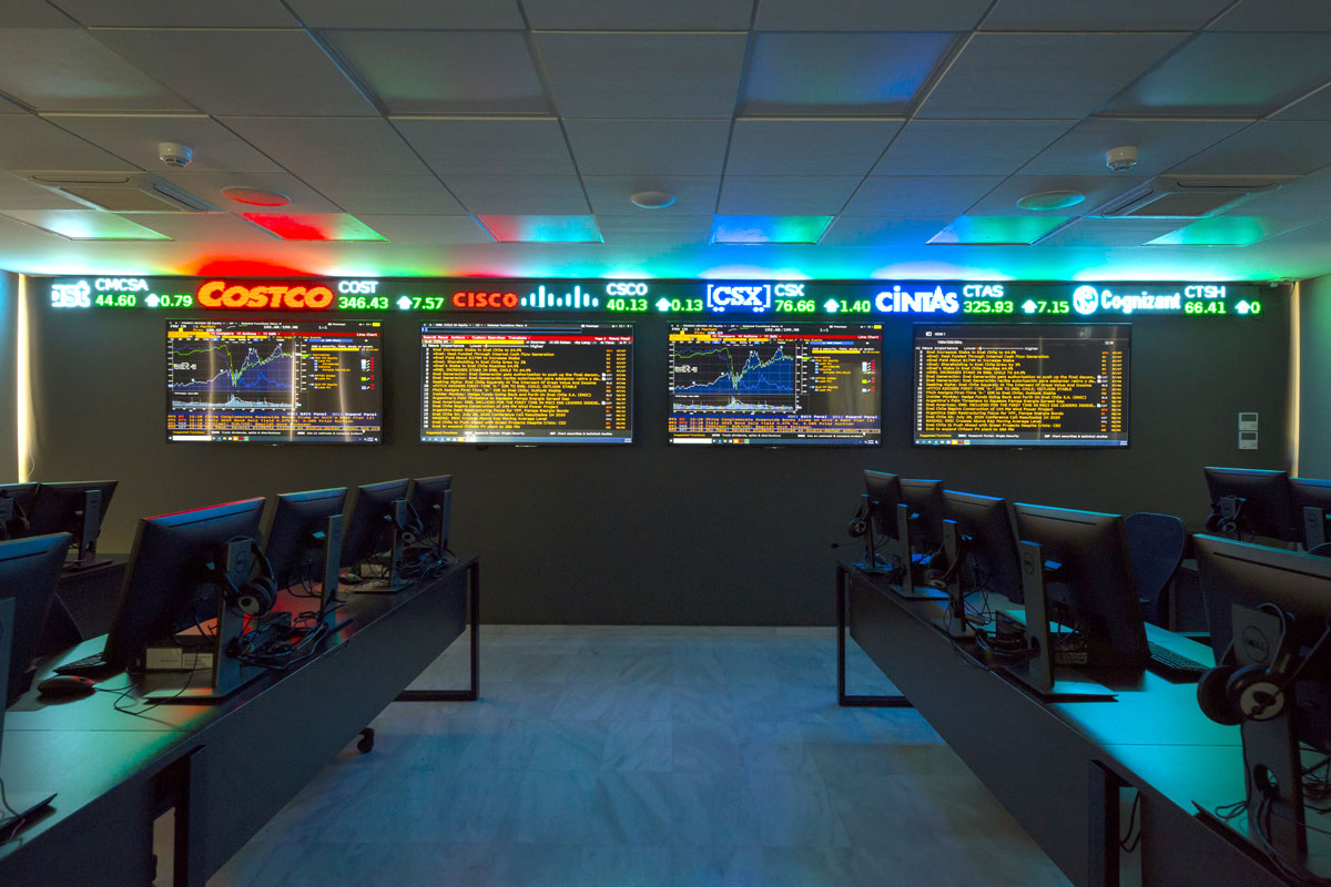 Simulated-Trading-Room-photo-4.jpg